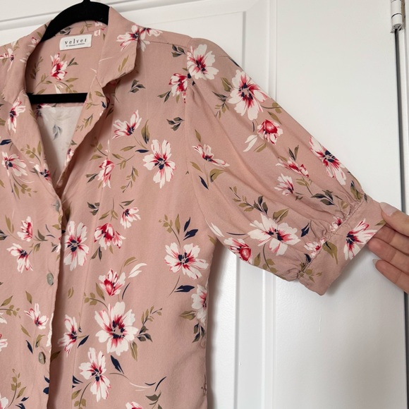 Anthropologie Velvet by Graham & Spencer Button-Up Floral Pink Blouse, small - Picture 5 of 8